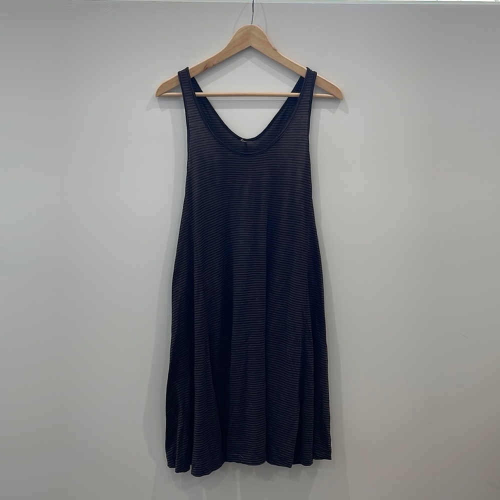 🔵 BLUE DOT SALE 🔵 
A-line Racer-Back Dress with Black & Brown Strip Dress.